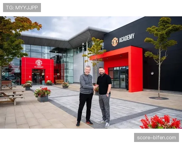 曼联加强国际球探体系建设，全球部署专家挖掘青年锦标赛潜力新星